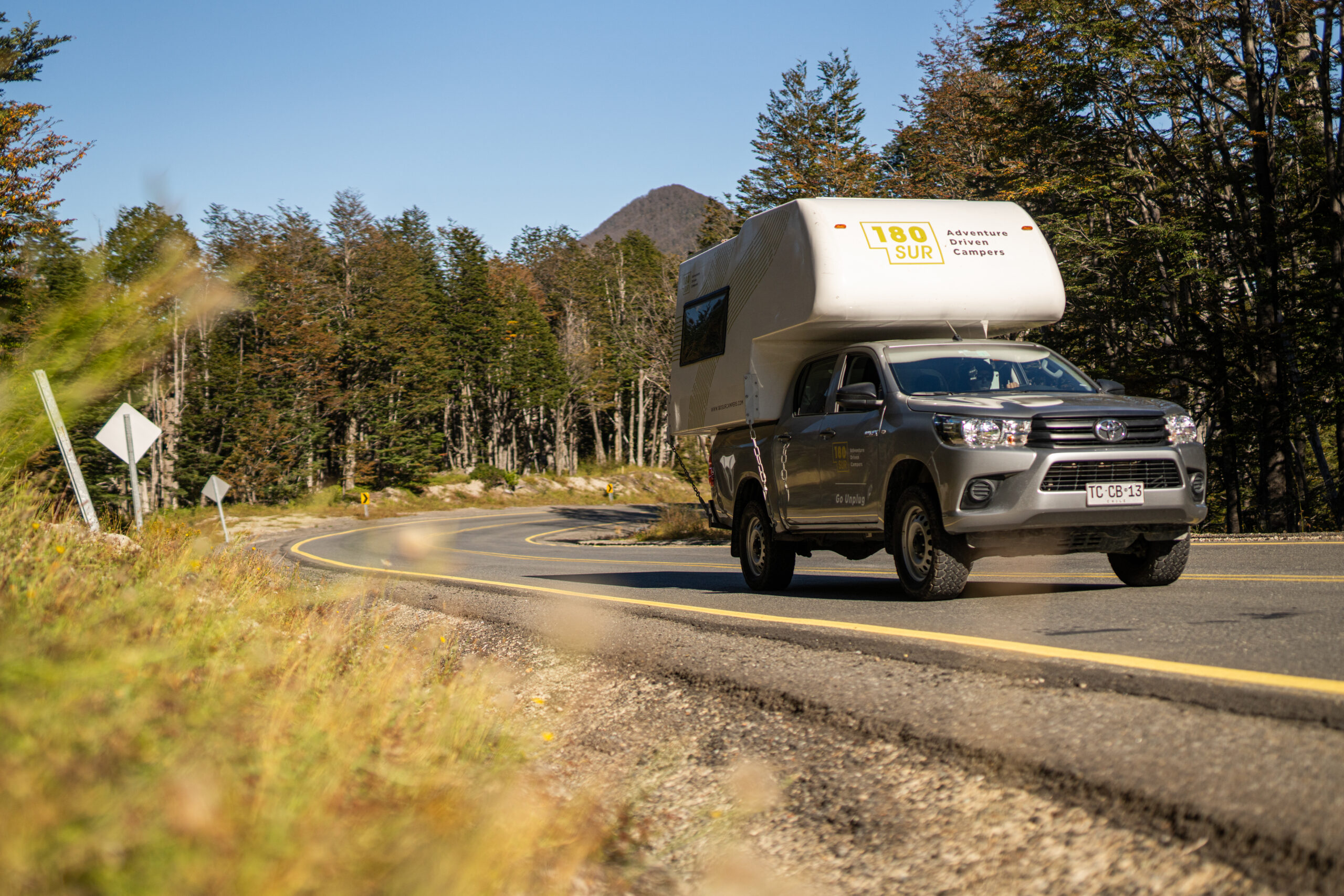 13. 180 Sur Campers Rental - Duaron Zion (quest) camper 4x4 - exterior.jpg(1)