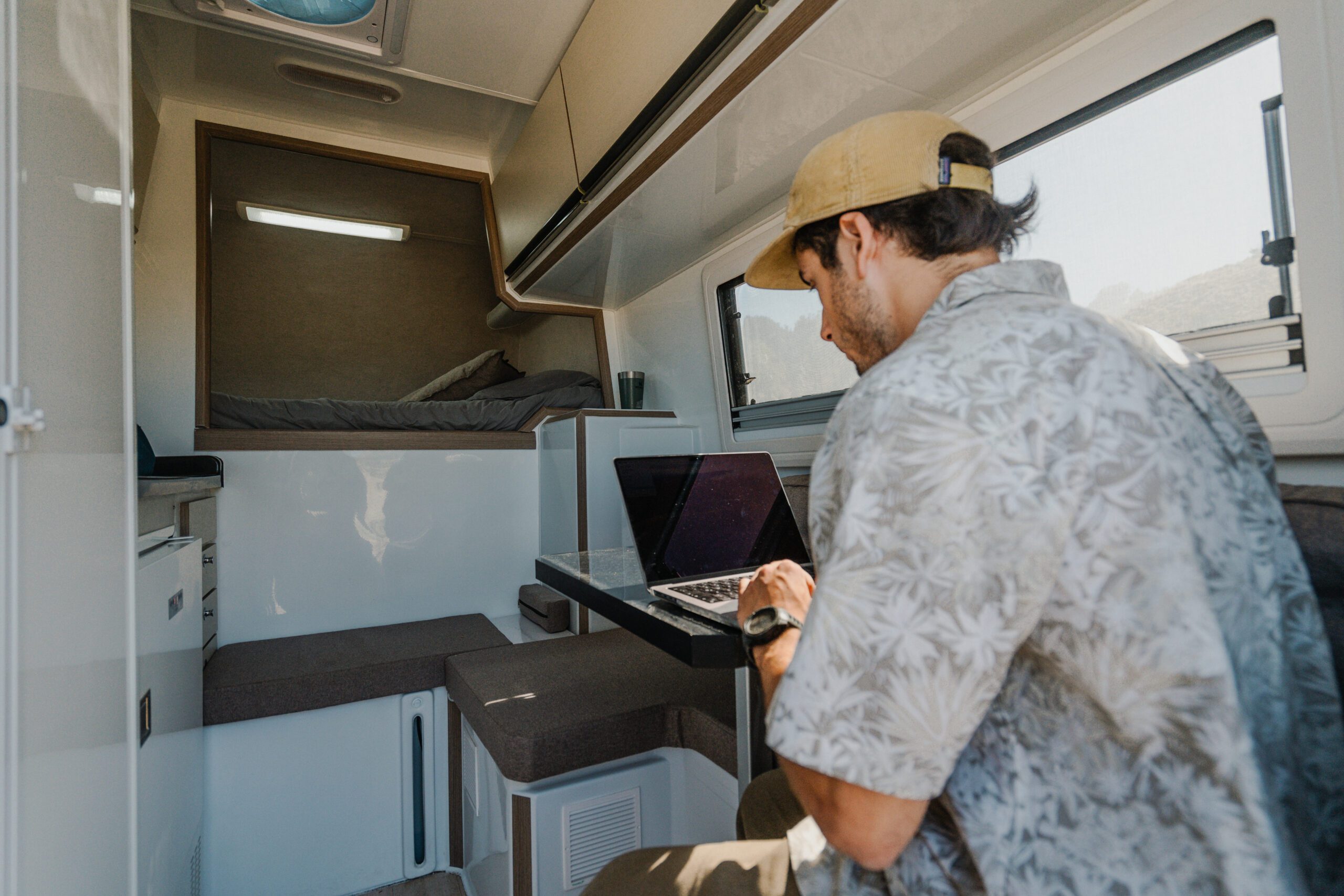 7. 180 Sur Campers Rental - Duaron Quest camper 4x4 - interior - table