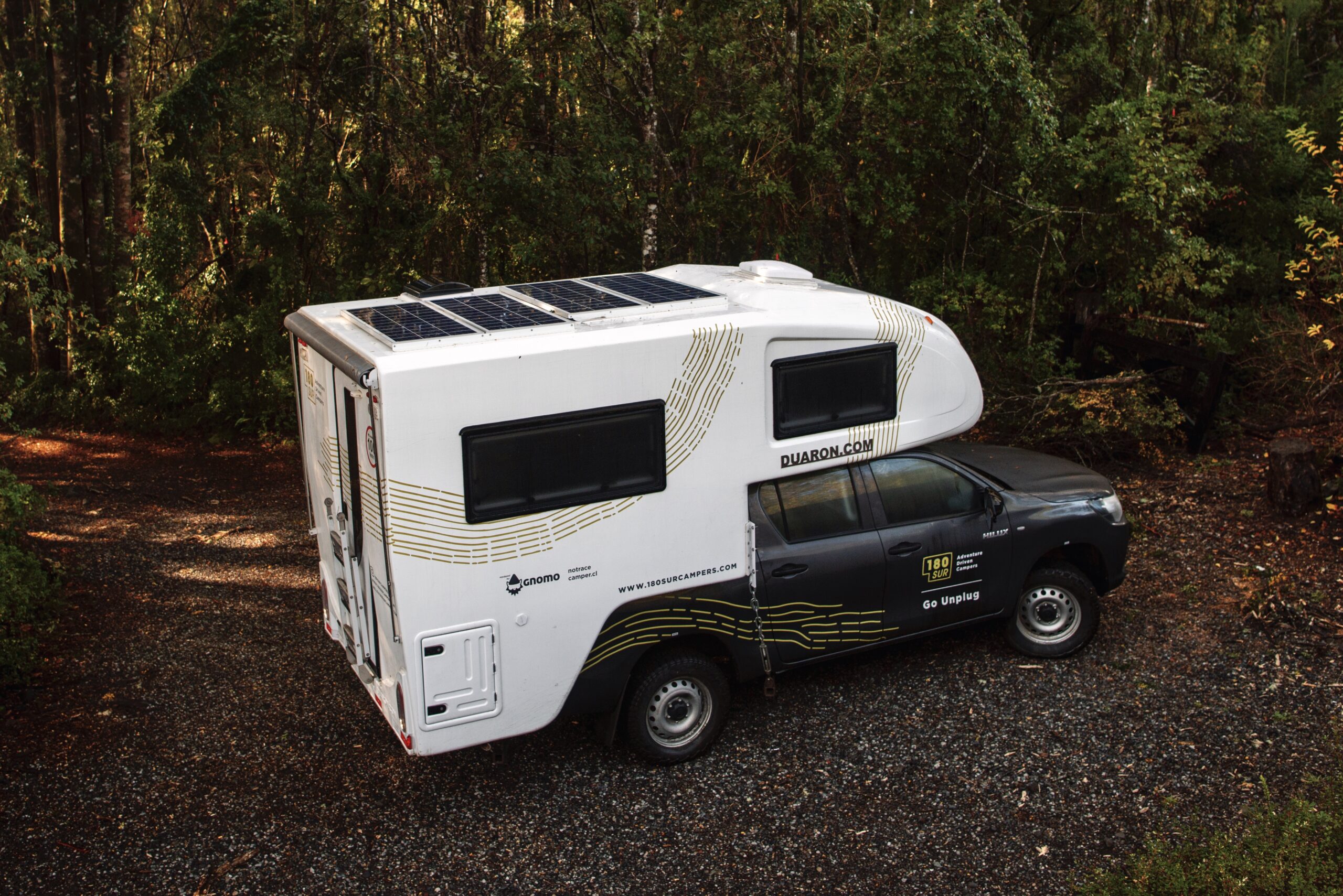 3. 180 Sur Campers Rental - Duaron Roam camper 4x4 - exterior