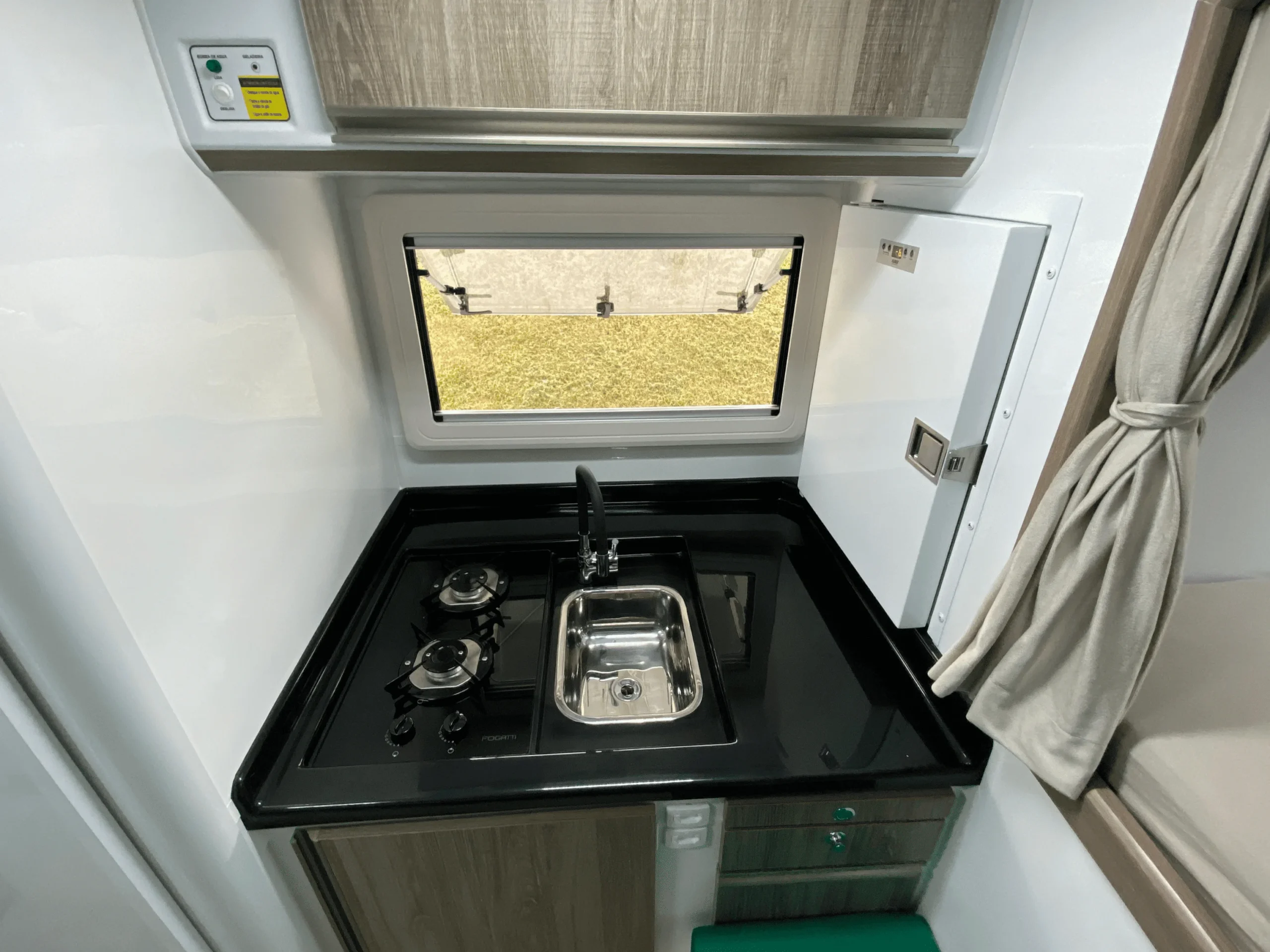 8.Cozinha-Camper-Super-King-Duaron-scaled